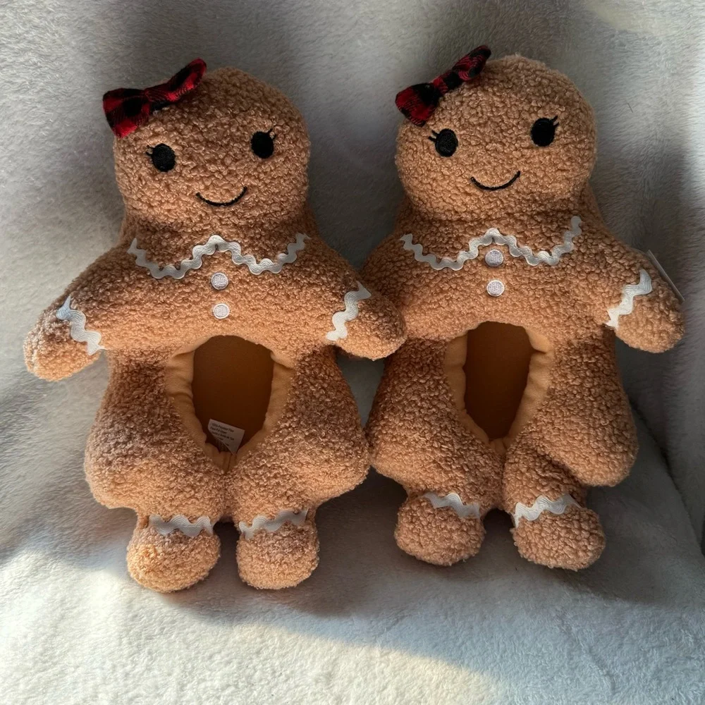 Gingerbread Man Plush Slippers with Red Bow Girls Size 2-3 New Faux Fur Slip On